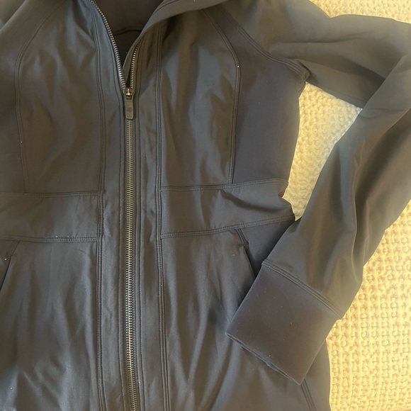 Black lululemon zip up hoodie size 4 - Picture 2 of 5